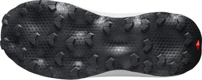 Schuhsohle mit ausgeprägtem Profil für gute Traktion. Schuhsohle mit ausgeprägtem Profil für gute Traktion.