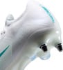 Weiße Nike Fußballschuhe mit türkisfarbenem Logo und Mercurial-Schriftzug.