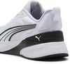 Weiße Puma-Laufschuhe mit schwarzen Streifen und Puma-Logo auf der Ferse.