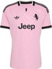 Rosa Fußballtrikot mit Adidas- und Jeep-Logos und einem schwarzen Pferd.