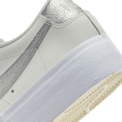 Nike Dám. voïnočasová obuv W Blazer Low Platform veï. US