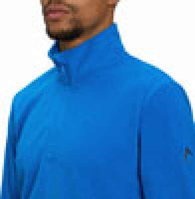 Mann in blauer Jacke mit hohem Kragen, Nahaufnahme. Mann in blauer Jacke mit hohem Kragen, Nahaufnahme.