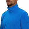 Mann in blauer Jacke mit hohem Kragen, Nahaufnahme.
