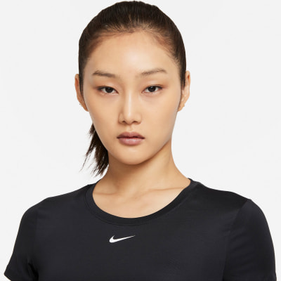Nike Dri-FIT One Slim női póló