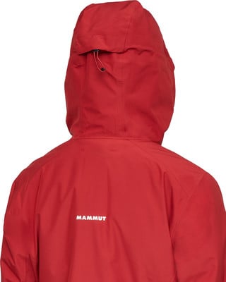 Rückansicht einer roten Jacke mit Kapuze und Mammut-Logo. Rückansicht einer roten Jacke mit Kapuze und Mammut-Logo.