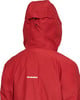 Rückansicht einer roten Jacke mit Kapuze und Mammut-Logo.