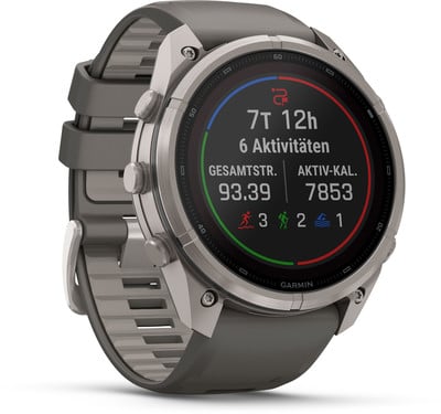 Graue Garmin Smartwatch mit Aktivitätsanzeige und Schrittzähler auf dem Display.