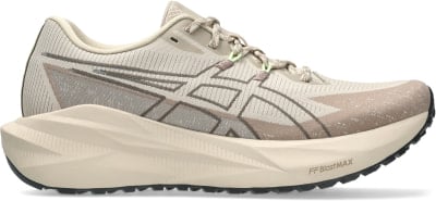 Beige Laufschuhe mit auffälligem Logo und FF BLAST PLUS Dämpfung.