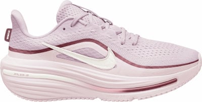 Ružové bežecké topánky Nike s bielym logom a detailmi. Ružové bežecké topánky Nike s bielym logom a detailmi.