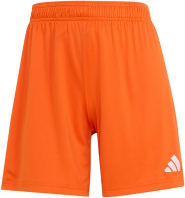 Orange Shorts mit weißem Adidas-Logo am rechten Bein.