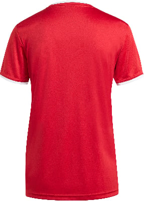 Rotes T-Shirt mit weißem Kragen- und Ärmelbündchen. Rotes T-Shirt mit weißem Kragen- und Ärmelbündchen.