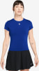 Damen-T-Shirt von Nike in Blau mit Logo und schwarzem Minirock.
