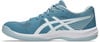 Blaue Sportschuhe mit weißem Logo und heller Sohle.