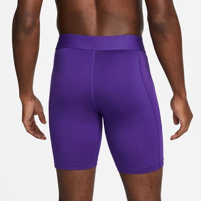 Herren lila Nike Radlerhosen mit höherem Bund. Herren lila Nike Radlerhosen mit höherem Bund.