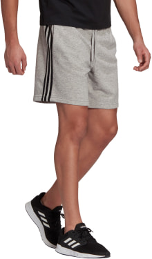 Essentials French Terry 3-Streifen Shorts