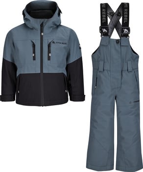 Eine blaue Winterjacke und Latzhose mit schwarzen Details und Active Rebel Logo.