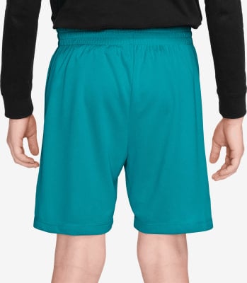 Herrenshorts mit elastischem Bund und Seitentaschen.