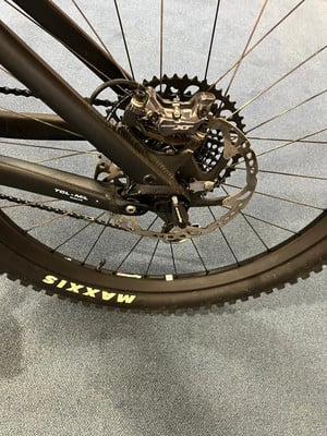 Hinterrad eines Mountainbikes mit Scheibenbremse und Kassette. Hinterrad eines Mountainbikes mit Scheibenbremse und Kassette.