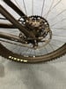 Hinterrad eines Mountainbikes mit Scheibenbremse und Kassette.