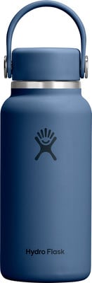 Blaue Hydro Flask Flasche mit Logo und Griff, isoliert auf weißem Hintergrund. Blaue Hydro Flask Flasche mit Logo und Griff, isoliert auf weißem Hintergrund.