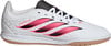 Bílé fotbalové kopačky Adidas Predator s růžovými pruhy a nápisem Predator.