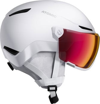 Weißer Skihelm mit integrierter roter Skibrille und Atomic-Logo.