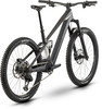 Schwarzes E-Bike mit Federung und breiten Reifen auf weißem Hintergrund.
