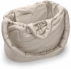 Große beige gesteppte Tasche mit Nike-Logo und Innentasche mit Reißverschluss.