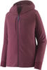 Dunkelrosa Kapuzenjacke mit Patagonia-Logo auf der Brust.