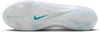 Weiße Fußballschuhsohle mit Nike-Logo und FLYLITE-Schriftzug.