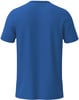 Ein blaues T-Shirt mit kurzen Ärmeln von hinten, vor weißem Hintergrund.