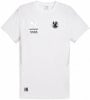 Weißes T-Shirt mit Puma-, Intersport- und Vereinslogo.