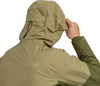 Rückansicht einer Khaki-Jacke mit Kapuze und grünen Details am Ärmel.