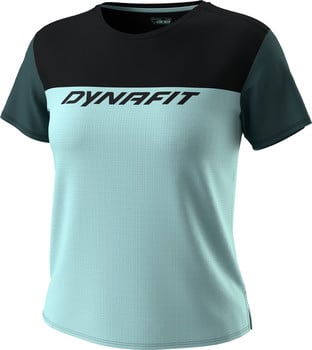 Schwarzes und türkisfarbenes Dynafit-T-Shirt mit Logo in der Mitte.