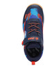 Dunkelblaue Kindersportturnschuhe mit buntem Muster und orangefarbenen Schnürsenkeln.