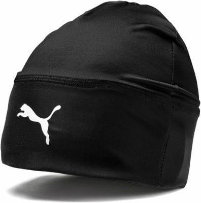 Schwarze Puma-Mütze mit weißem Logo vorne.