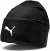 Schwarze Puma-Mütze mit weißem Logo vorne.