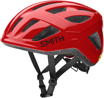 Ein roter Smith Fahrradhelm mit schwarzem Logo und Gurten.