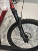 Rotes Mountainbike mit Federung und Scheibenbremse, Preis 1100,00.