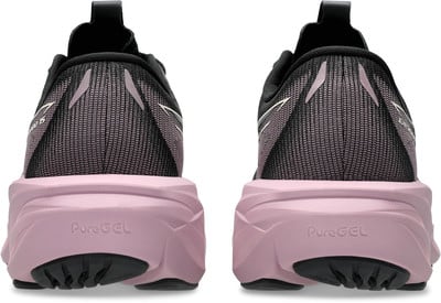 Rückansicht von schwarzen und rosa Laufschuhen mit PureGEL-Logo.