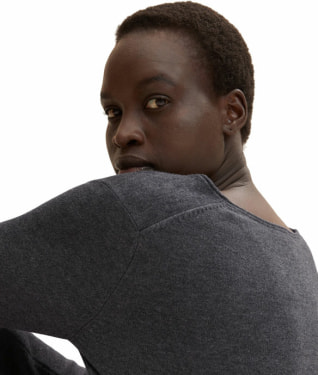 Basic V-Neck női pulóver