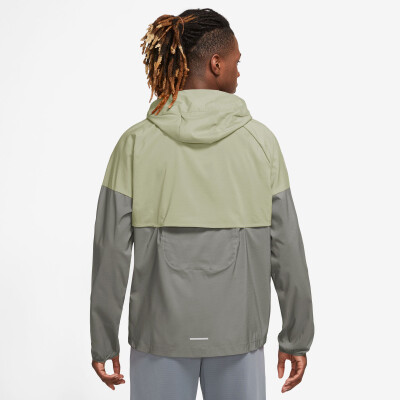 Nike Windrunner Windjacke mit Kapuze