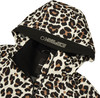 Eine Kapuzenjacke mit Leopardenmuster und schwarzer Logo-Borte.