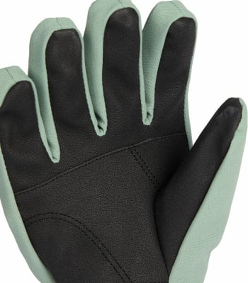 Nahaufnahme der Handschuhhandfläche mit schwarzem Leder und hellgrünem Rand.