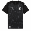 Schwarzes Puma-Trikot mit grauem Muster und Logos, unten IN.