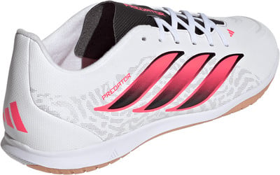 Weißer Adidas Predator Fußballschuh mit rosa Streifen und Predator-Schriftzug.