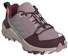 Dámská outdoorová obuv Adidas Terrex v růžové barvě s šedými pruhy.