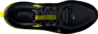 Schwarzer Nike Laufschuh mit gelben Akzenten und GORE-TEX.