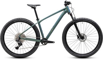 Modernes Mountainbike mit Federgabel und Scheibenbremsen.