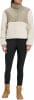 Damen-Stepppullover mit Lammfell und schwarzer Leggings.